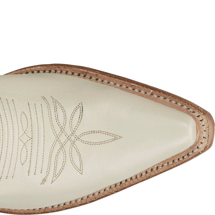 Marsanne 17" Womens Western
